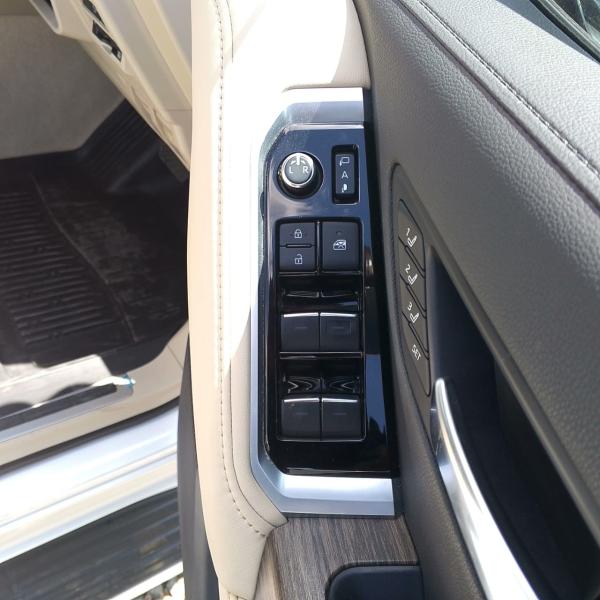 2022 Toyota Land Cruiser LC 300