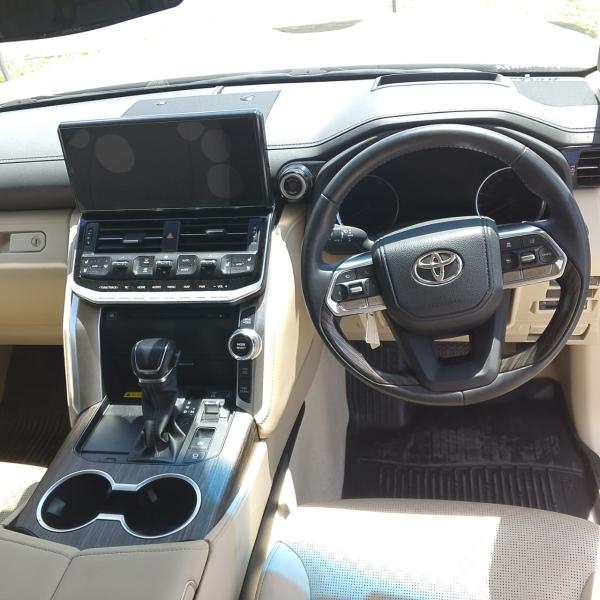 2022 Toyota Land Cruiser LC 300