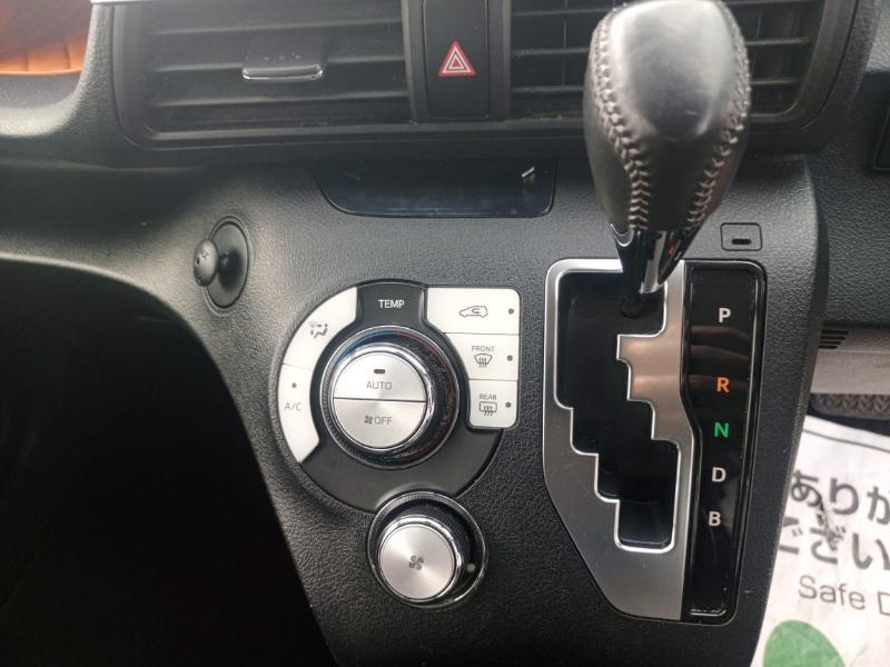 2019 Toyota Sienta HYB