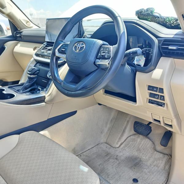 2022 Toyota land Cruiser LC 300