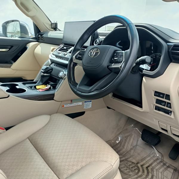 2021 Toyota Land Cruiser LC 300
