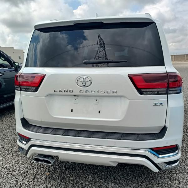 2021 Toyota Land Cruiser LC 300