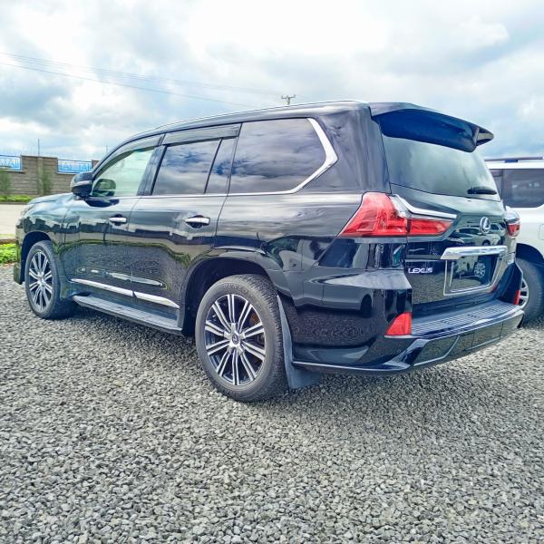 2019 Lexus LX 570