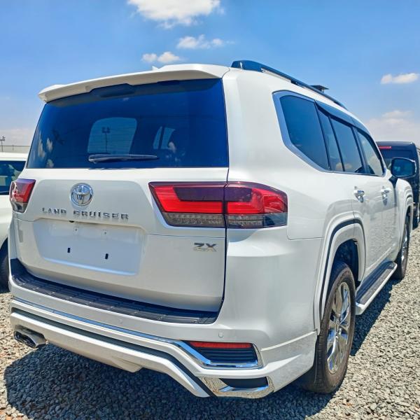 2022 Toyota land Cruiser LC 300