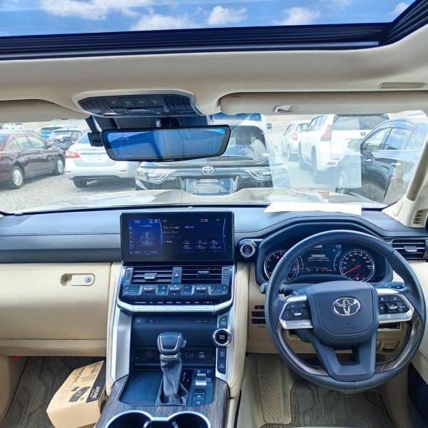 2022 Toyota Land Cruiser LC 300
