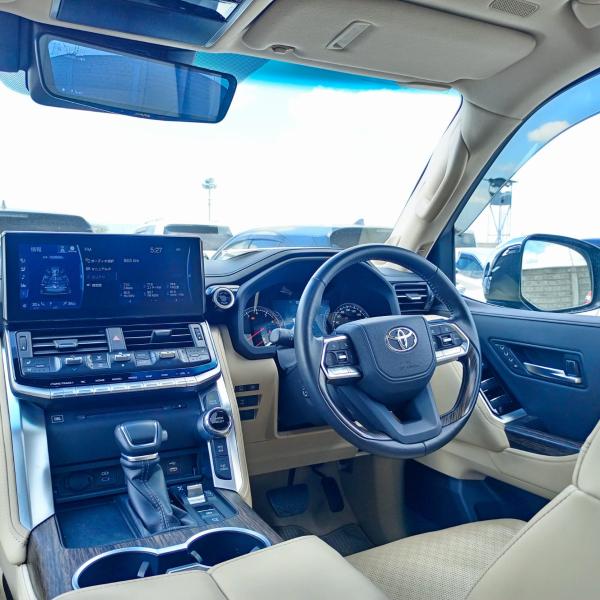 2022 Toyota Land Cruiser LC 300