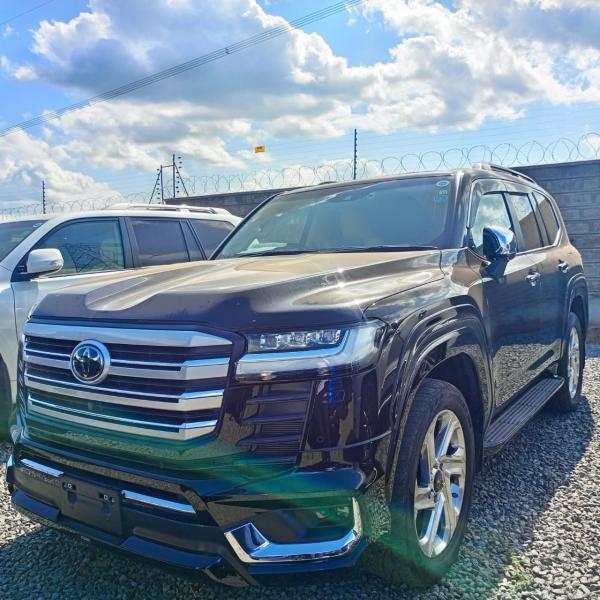 2022 Toyota Land Cruiser LC 300